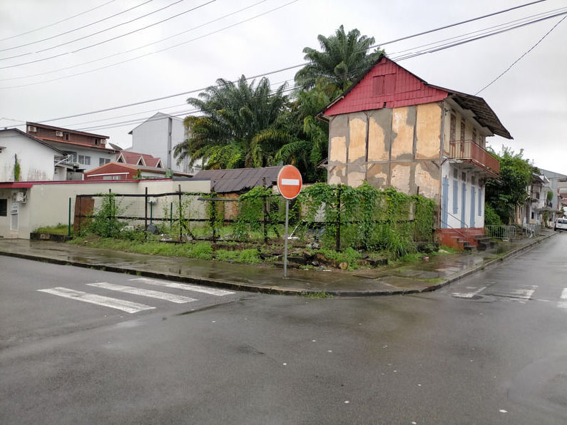 A vendre Terrain constructible 154 m² à CAYENNE-2